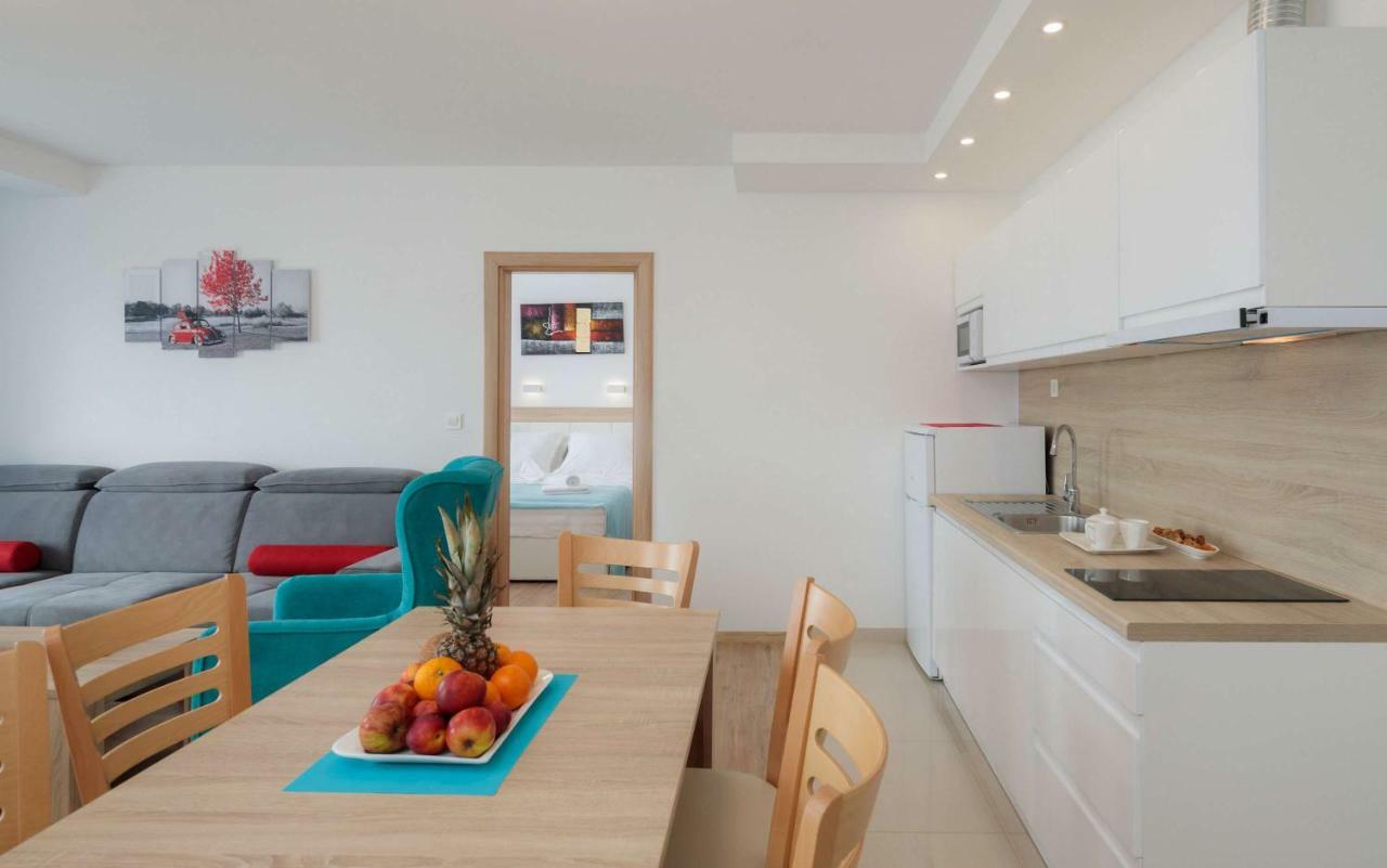 אומיס Villa Charlotte מראה חיצוני תמונה