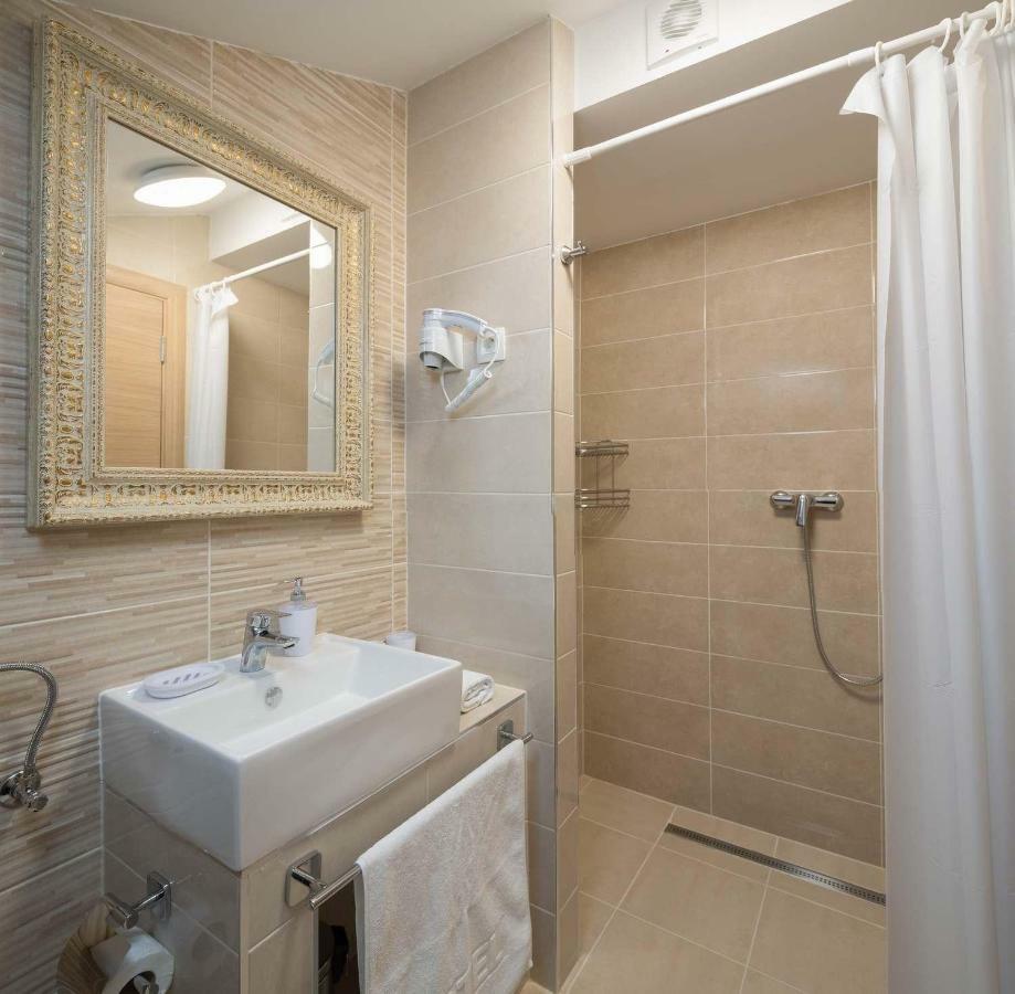 אומיס Villa Charlotte מראה חיצוני תמונה
